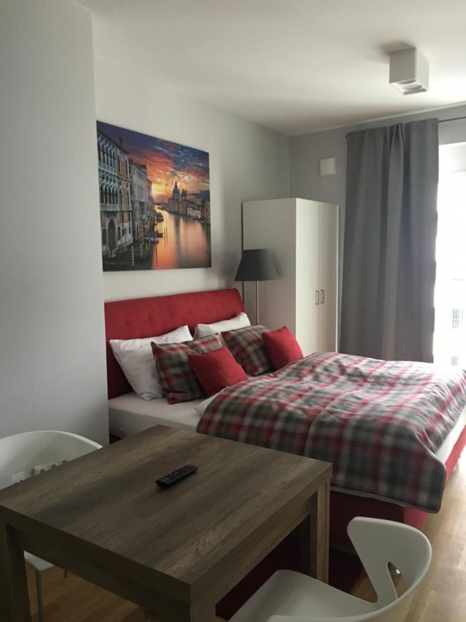 Premium Apartment Muenchen Messe Екстериор снимка